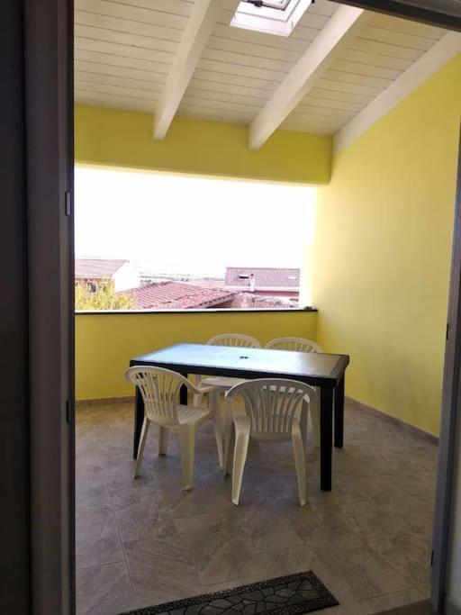La Casa Del Sole - Casa Vacanze Uri Esterno foto